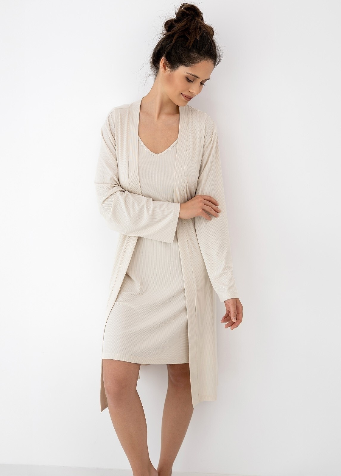 Sensis smėlio spalvos viskozės naktinukų ir chalato komplektas JULIENNE XS-XXL