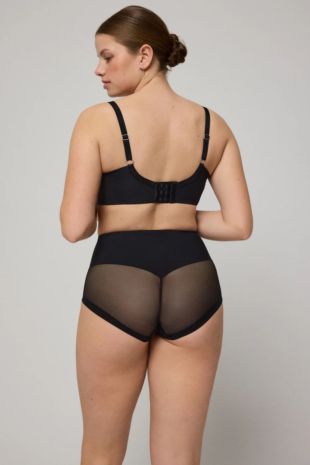 Ysabel Mora formuojančios kasdieninės klasikinės kelnaitės aukštintu juosmeniu LYDIA BLACK S-XXL desire.lt