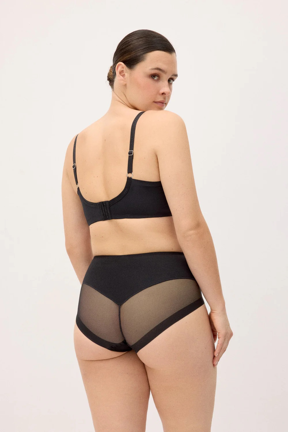Ysabel Mora formuojančios kasdieninės klasikinės kelnaitės aukštintu juosmeniu LIDEA LIGHT BLACK S-XXL desire.lt