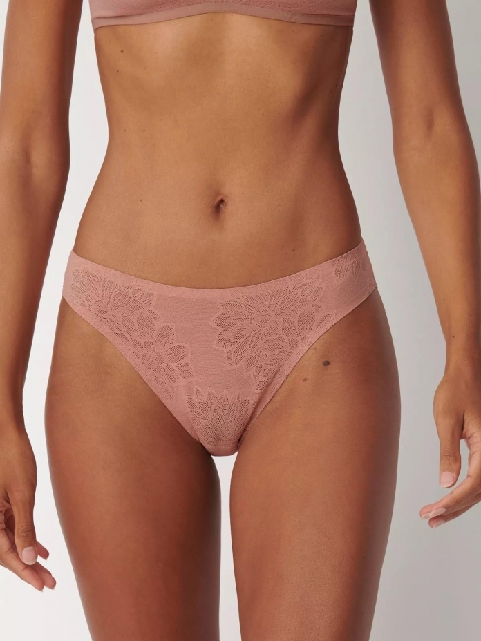 Triumph klasikinės nėriniuotos kelnaitės FIT SMART TAI EX, rožinės spalvos