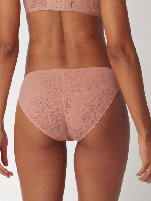 Inovatyvi Triumph liemenėlė formuotais kaušeliais FIT SMART ir derančios kelnaitės, rožinės spalvos