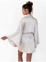 Blizgus atlasinis Sensis kimono tipo chalatas BRILLANCE, šampano spalvos