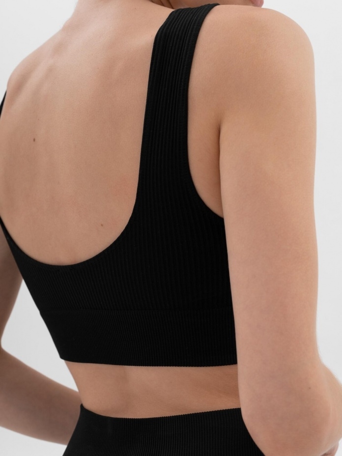 Besiūlė braletė POWER RIB TOP BLACK, juodos spalvos