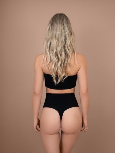 Stiprios kompresijos BYE BRA formuojančios besiūlės tanga kelnaitės SOFT TOUCH THONG BLACK