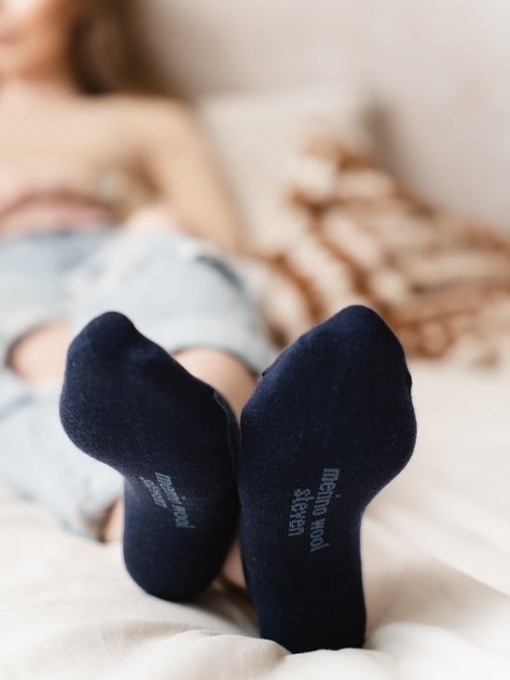 Steven pėdutės su merino vilna, juodos spalvos