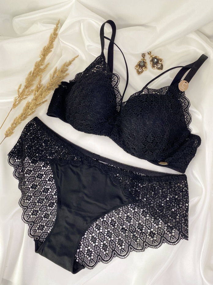 MrMiss apatinių komplektas LUCIA juodos spalvos su nėriniais