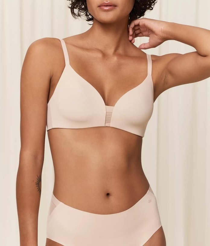 Inovatyvi Triumph liemenėlė formuotais kaušeliais FLEX SMART P EX SOFT PRALINE