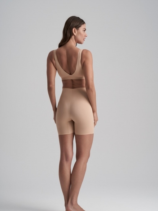 Bye Bra lengvos kompresijos besiūliai formuojantys šortukai INVISIBLE SHORT BEIGE