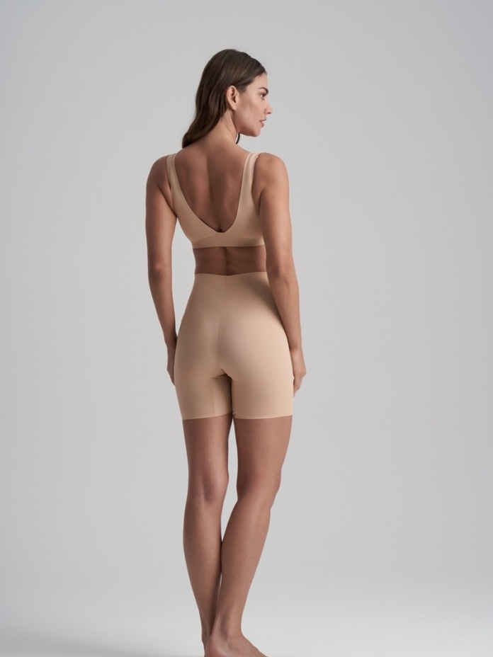 Bye Bra lengvos kompresijos besiūliai formuojantys šortukai INVISIBLE SHORT BEIGE