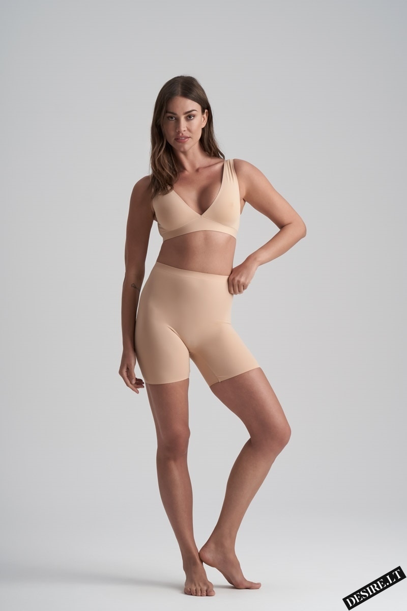 Bye Bra lengvos kompresijos besiūliai formuojantys šortukai INVISIBLE SHORT BEIGE