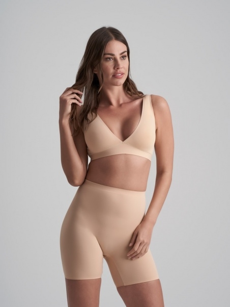 Bye Bra lengvos kompresijos besiūliai formuojantys šortukai INVISIBLE SHORT BEIGE