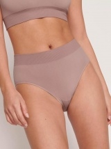 Sloggi kelnaitės aukštintu juosmeniu su alavijo mikrokapsulėmis EVER INFUSED ALOE HIGH WAIST FOGGY MAUVE