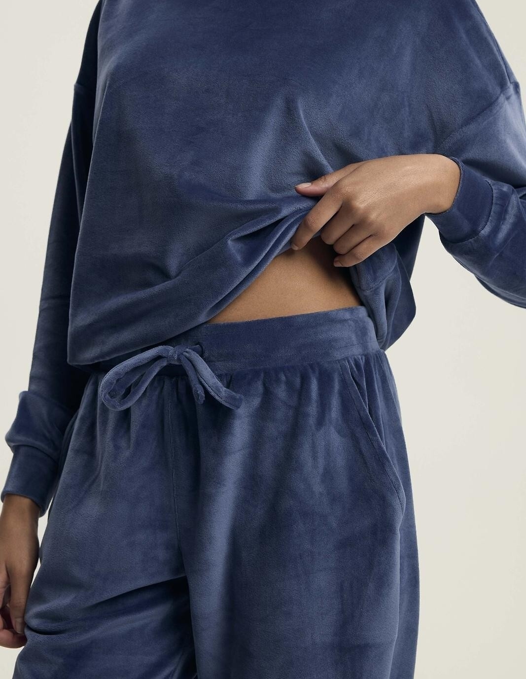 Henderson Ladies ilga veliūrinė pižama - namų rūbas DELANIE BLUE 43722